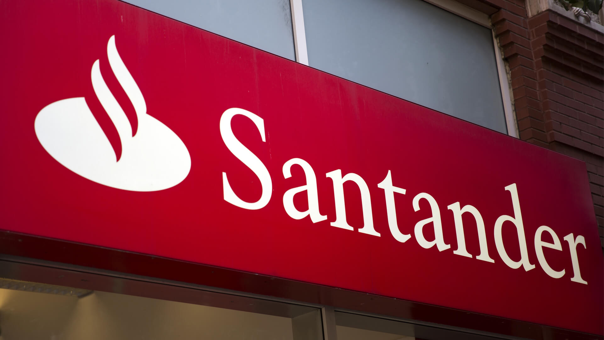 Santander Consumer Finance is expanding its online loan application platform across the UK