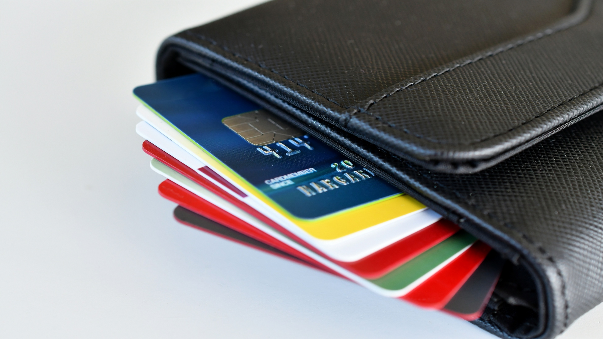 What is an Average Credit Score and How Does This Affect Things in the UK?