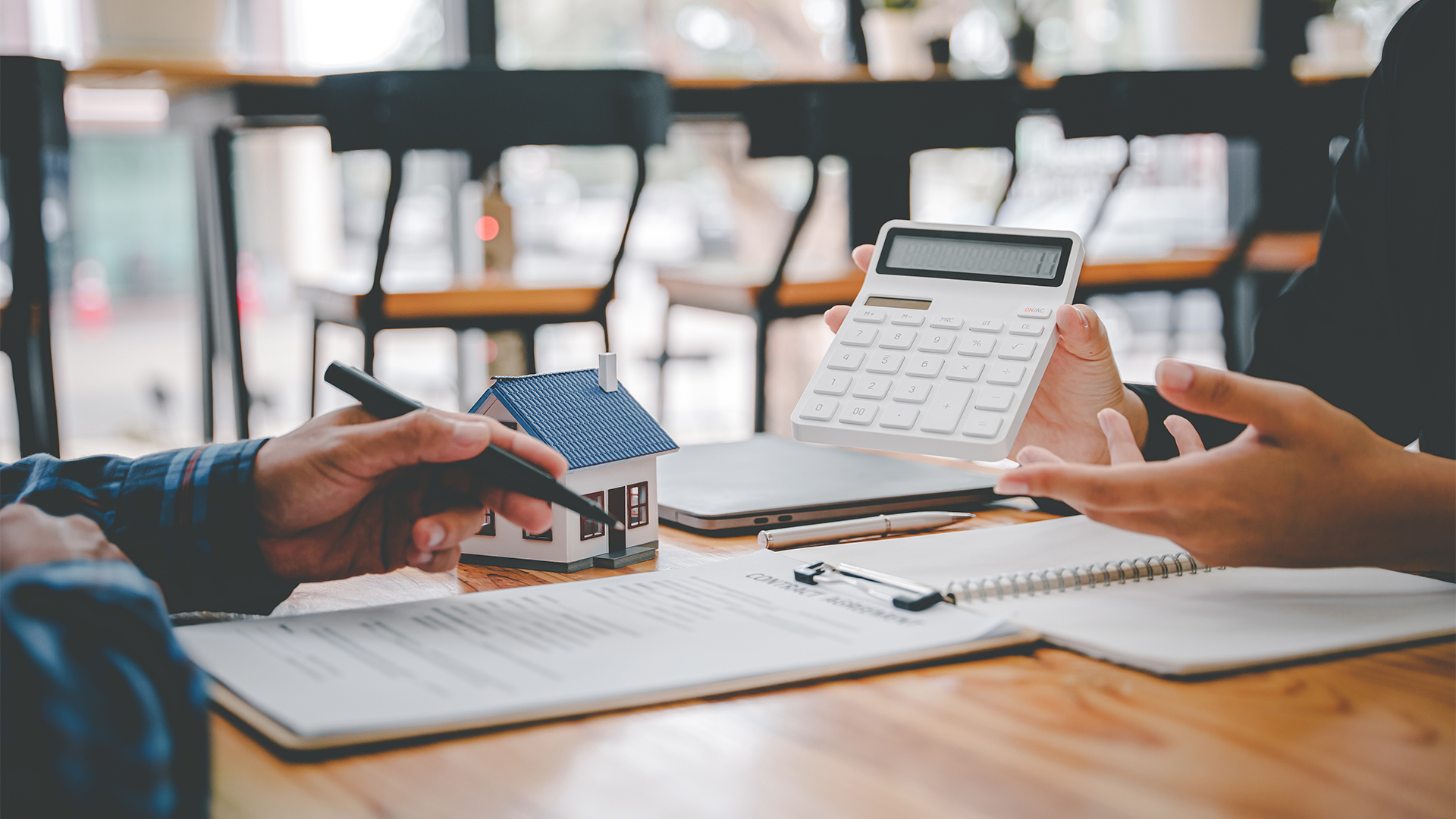 real estate agent Delivering sample homes to customers